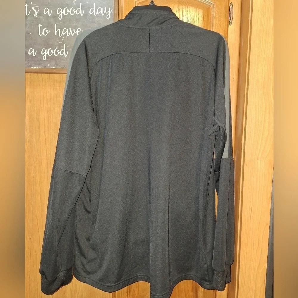 Nike Sourhern Soccer Academy/ Chelsea FC Men's Black Jacket In XL.